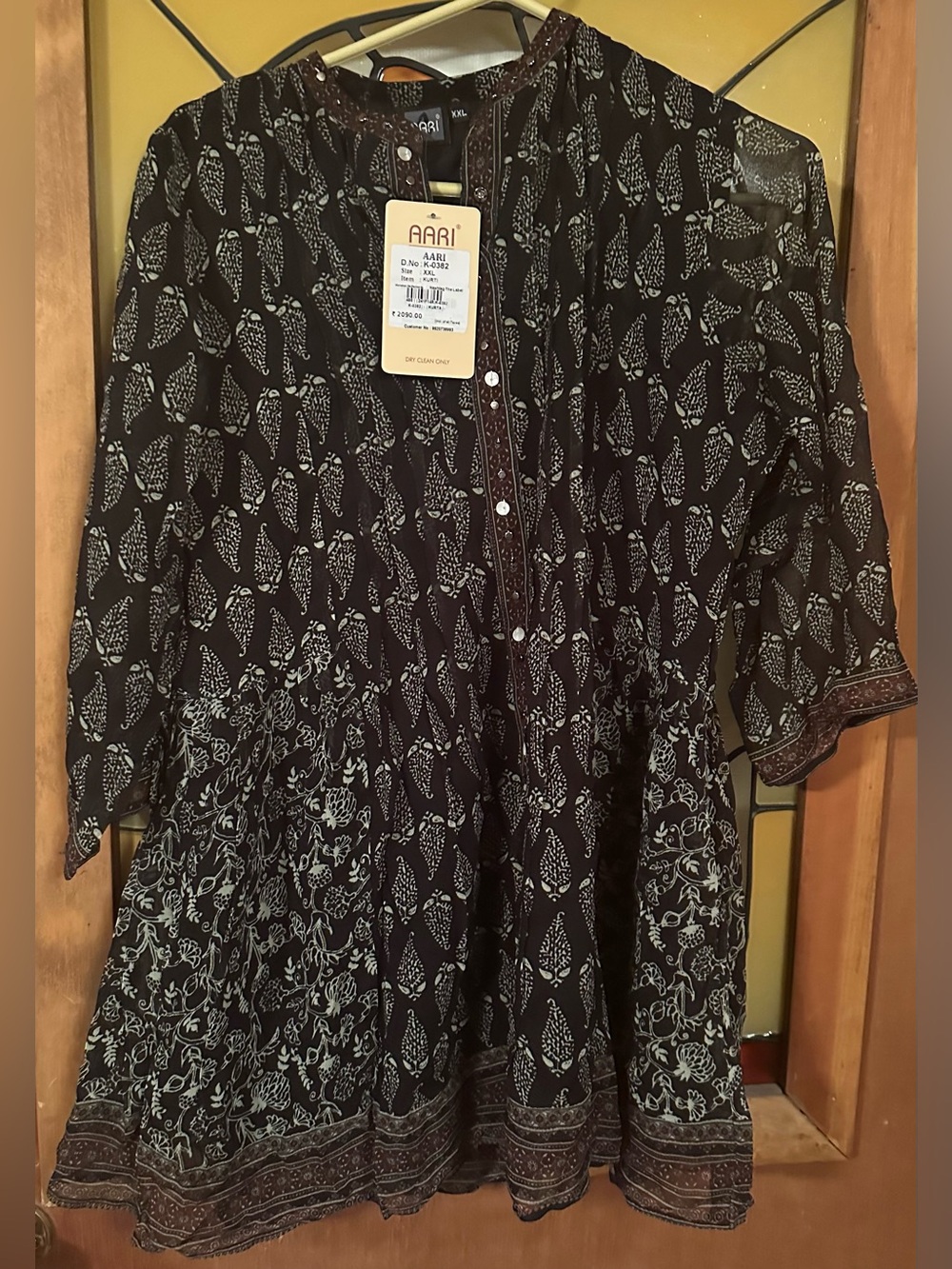 AARI India Kutri top Exclusive Ladies Apparel. New!